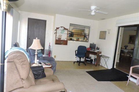 House in Winter Haven, Florida 2 bedrooms, 145.21 sq.m. № 1800502 - photo 23