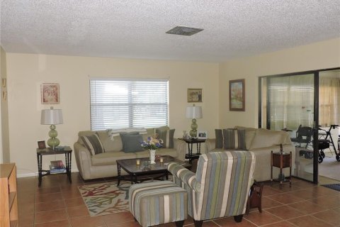 House in Winter Haven, Florida 2 bedrooms, 145.21 sq.m. № 1800502 - photo 7