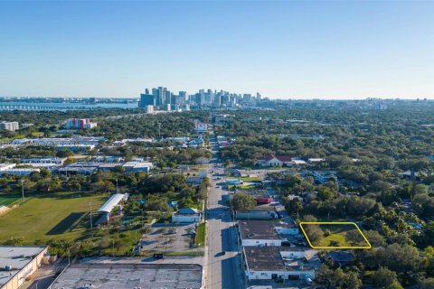 Commercial property in Miami, Florida № 1702749 - photo 7