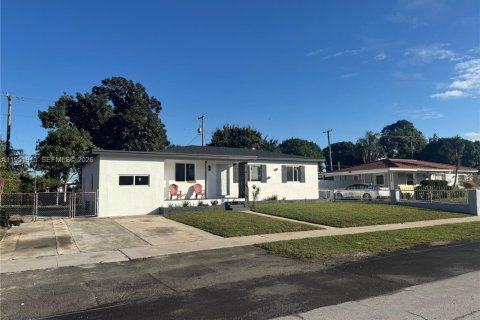 Casa en venta en Miami, Florida, 4 dormitorios № 2006418 - foto 14