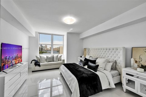 Condominio en venta en Aventura, Florida, 2 dormitorios, 169.45 m2 № 1892878 - foto 10