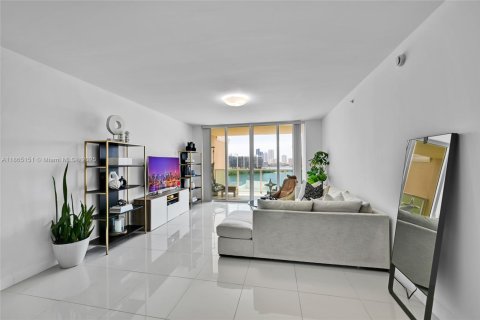 Condominio en venta en Aventura, Florida, 2 dormitorios, 169.45 m2 № 1892878 - foto 3