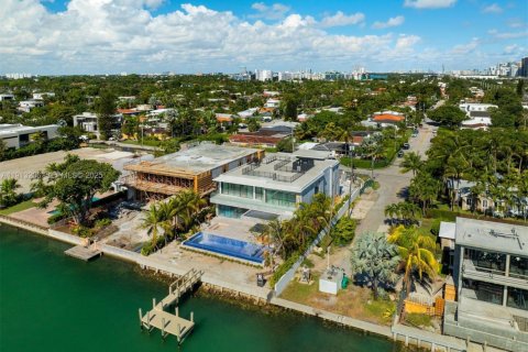 Купить виллу или дом в Серфсайд, Флорида 6 спален, 922.52м2, № 2038983 - фото 22