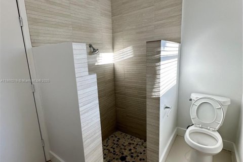 House in Coral Springs, Florida 3 bedrooms, 164.99 sq.m. № 1889993 - photo 13