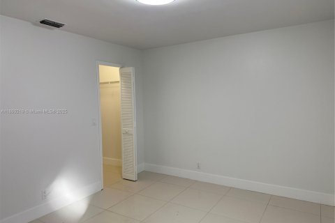 House in Coral Springs, Florida 3 bedrooms, 164.99 sq.m. № 1889993 - photo 8