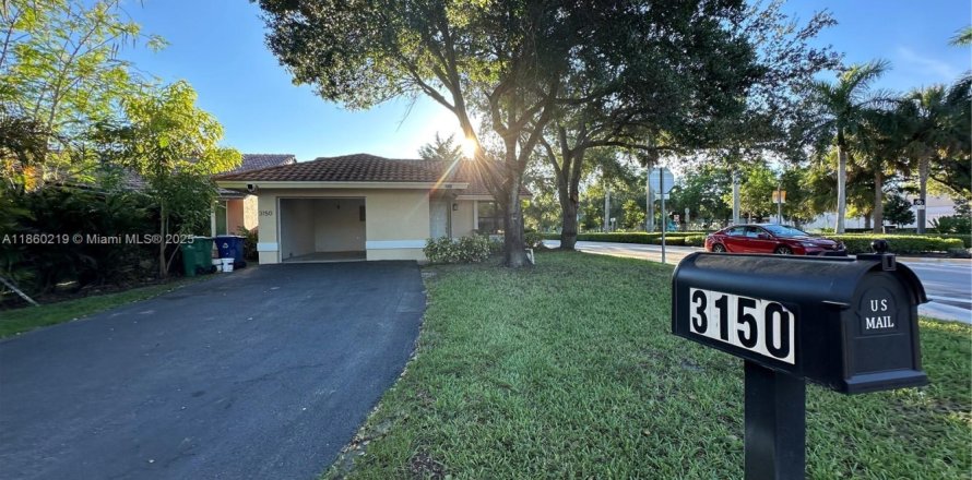 Villa ou maison à Coral Springs, Floride 3 chambres, 164.99 m2 № 1889993