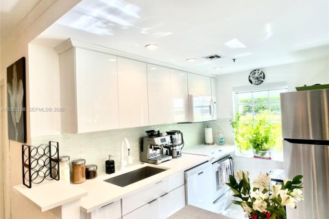 Снять в аренду кондоминиум в Майами-Бич, Флорида 1 спальня, 63.45м2, № 2026500 - фото 9