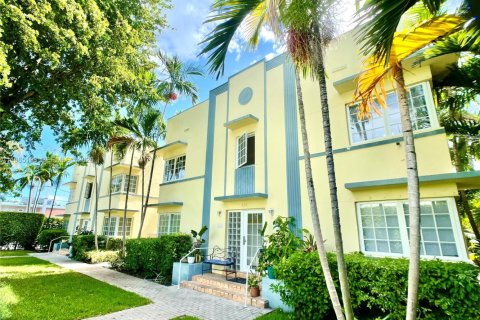 Кондоминиум с 1 спальней в Майами-Бич, Флорида № 2026500