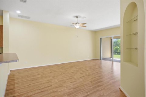 Townhouse in Daytona Beach, Florida 2 bedrooms, 150.97 sq.m. № 2157788 - photo 14