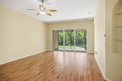 Townhouse in Daytona Beach, Florida 2 bedrooms, 150.97 sq.m. № 2157788 - photo 8