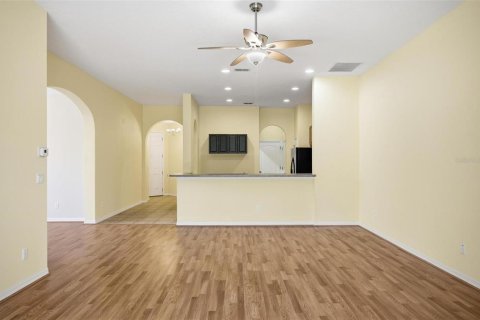 Townhouse in Daytona Beach, Florida 2 bedrooms, 150.97 sq.m. № 2157788 - photo 12