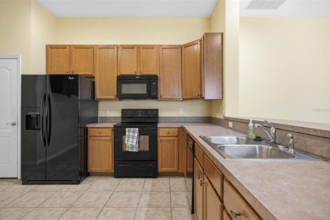 Townhouse in Daytona Beach, Florida 2 bedrooms, 150.97 sq.m. № 2157788 - photo 4