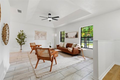 House in Hawthorne, Florida 4 bedrooms, 136.66 sq.m. № 2258956 - photo 5