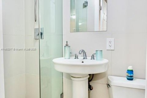 Купить виллу или дом в Майами, Флорида 4 спальни, № 1955542 - фото 29