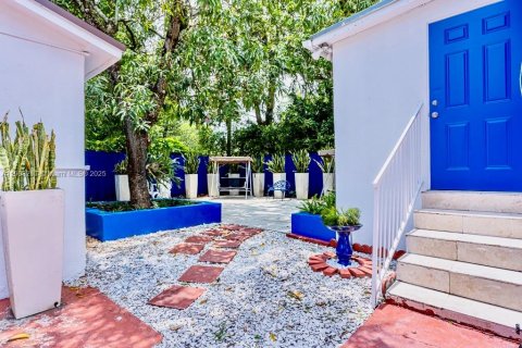 Villa ou maison à vendre à Miami, Floride: 4 chambres № 1955542 - photo 23