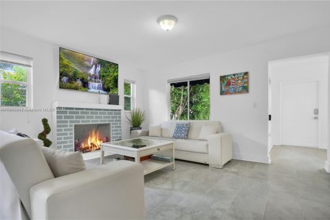 Купить виллу или дом в Майами, Флорида 4 спальни, № 1955542 - фото 7