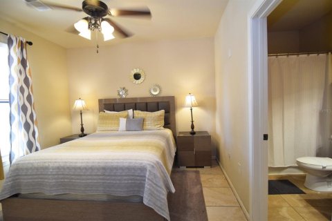 Condo in Davenport, Florida, 3 bedrooms  № 1417435 - photo 17