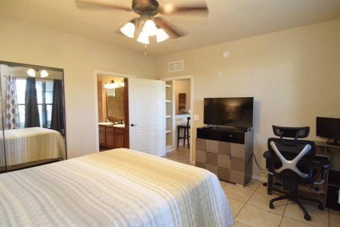 Condo in Davenport, Florida, 3 bedrooms  № 1417435 - photo 11