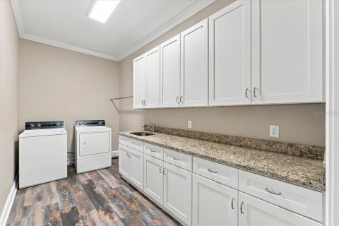 Casa en venta en Haines City, Florida, 6 dormitorios, 446.3 m2 № 2383734 - foto 30