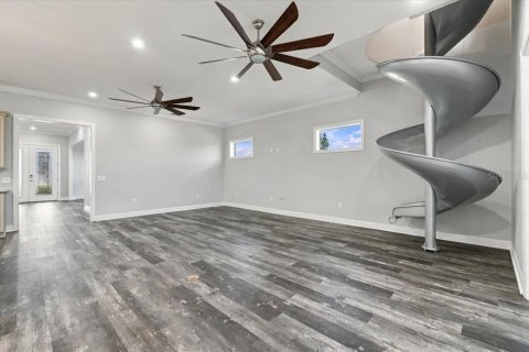 Casa en venta en Haines City, Florida, 6 dormitorios, 446.3 m2 № 2383734 - foto 13