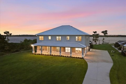 Casa en venta en Haines City, Florida, 6 dormitorios, 446.3 m2 № 2383734 - foto 2