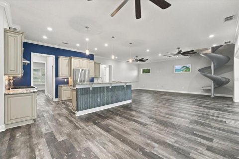 Casa en venta en Haines City, Florida, 6 dormitorios, 446.3 m2 № 2383734 - foto 6