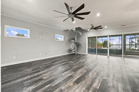 Casa en venta en Haines City, Florida, 6 dormitorios, 446.3 m2 № 2383734 - foto 14