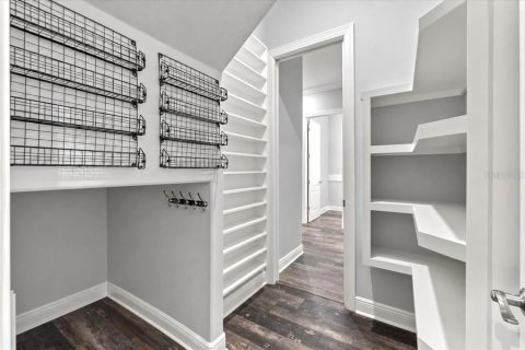 Casa en venta en Haines City, Florida, 6 dormitorios, 446.3 m2 № 2383734 - foto 12