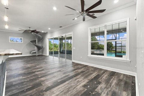 Casa en venta en Haines City, Florida, 6 dormitorios, 446.3 m2 № 2383734 - foto 8
