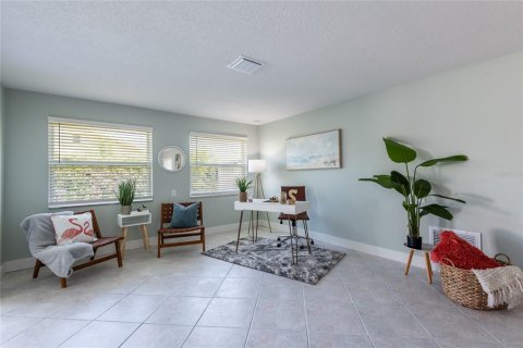 House in Dunedin, Florida 3 bedrooms, 159.61 sq.m. № 1908523 - photo 15