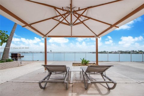 Copropriété à vendre à Miami, Floride: 2 chambres, 140.19 m2 № 1925965 - photo 6