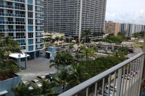 Copropriété à vendre à Miami, Floride: 2 chambres, 140.19 m2 № 1925965 - photo 28