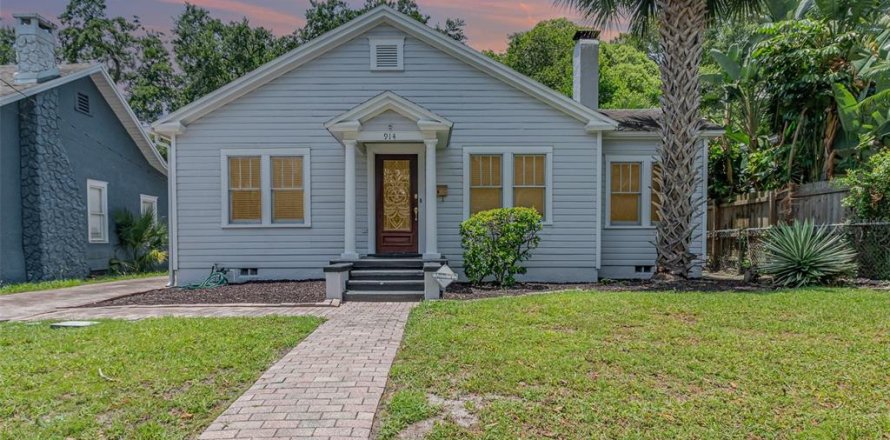 House in Orlando, Florida 2 bedrooms, 90.3 sq.m. № 1829152