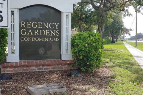 Condo in Orlando, Florida, 3 bedrooms № 2226724 - photo 2