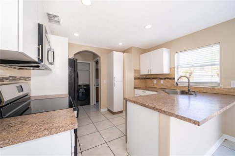Villa ou maison à louer à Orlando, Floride: 4 chambres, 125.14 m2 № 2105120 - photo 7
