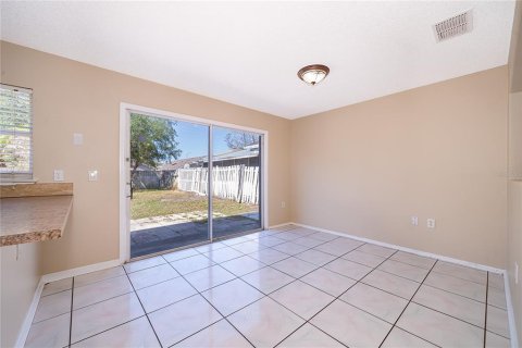 Villa ou maison à louer à Orlando, Floride: 4 chambres, 125.14 m2 № 2105120 - photo 11