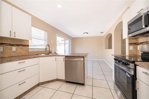 Villa ou maison à louer à Orlando, Floride: 4 chambres, 125.14 m2 № 2105120 - photo 8