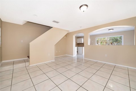 Villa ou maison à louer à Orlando, Floride: 4 chambres, 125.14 m2 № 2105120 - photo 4