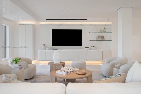 Condo in Miami Beach, Florida, 4 bedrooms № 1979923 - photo 11