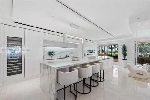 Condo in Miami Beach, Florida, 4 bedrooms № 1979923 - photo 20