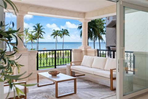 Condo in Miami Beach, Florida, 4 bedrooms № 1979923 - photo 3