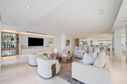 Condo in Miami Beach, Florida, 4 bedrooms № 1979923 - photo 9