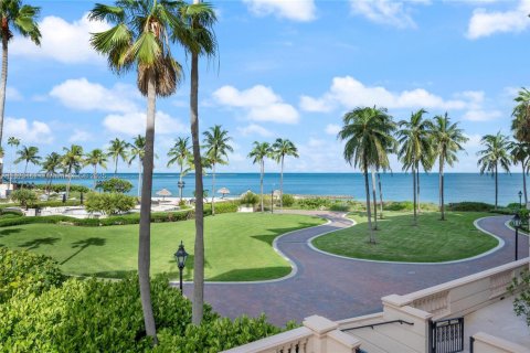 Condo in Miami Beach, Florida, 4 bedrooms № 1979923 - photo 14