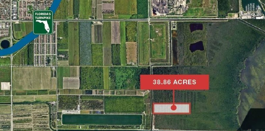 Propiedad comercial en Homestead, Florida № 1985528