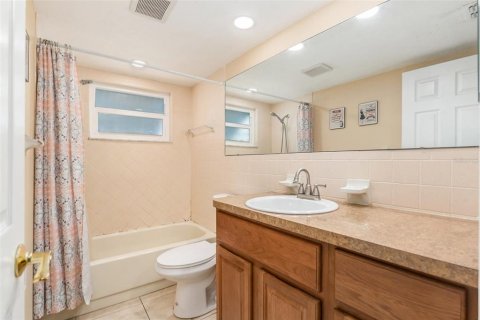 House in Port Richey, Florida 2 bedrooms, 129.69 sq.m. № 1622750 - photo 23
