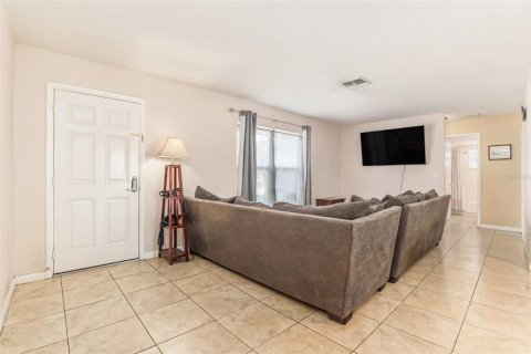 House in Port Richey, Florida 2 bedrooms, 129.69 sq.m. № 1622750 - photo 7
