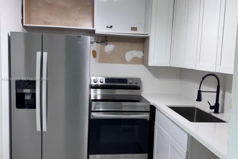 Condo in Boca Raton, Florida, 1 bedroom  № 2076542 - photo 9