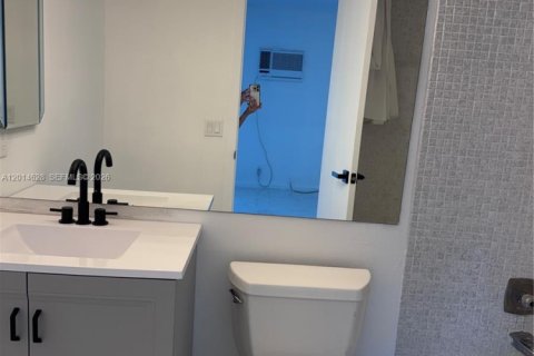 Condo in Boca Raton, Florida, 1 bedroom  № 2076542 - photo 8