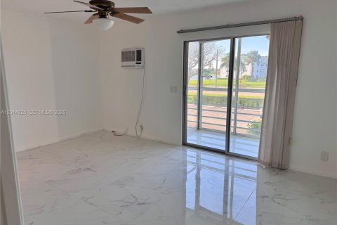 Condo in Boca Raton, Florida, 1 bedroom  № 2076542 - photo 4