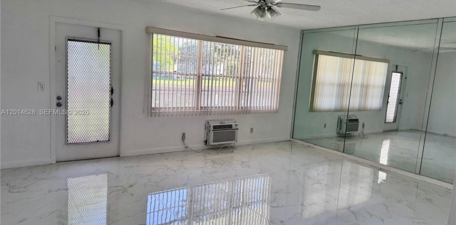 Condo in Boca Raton, Florida, 1 bedroom  № 2076542